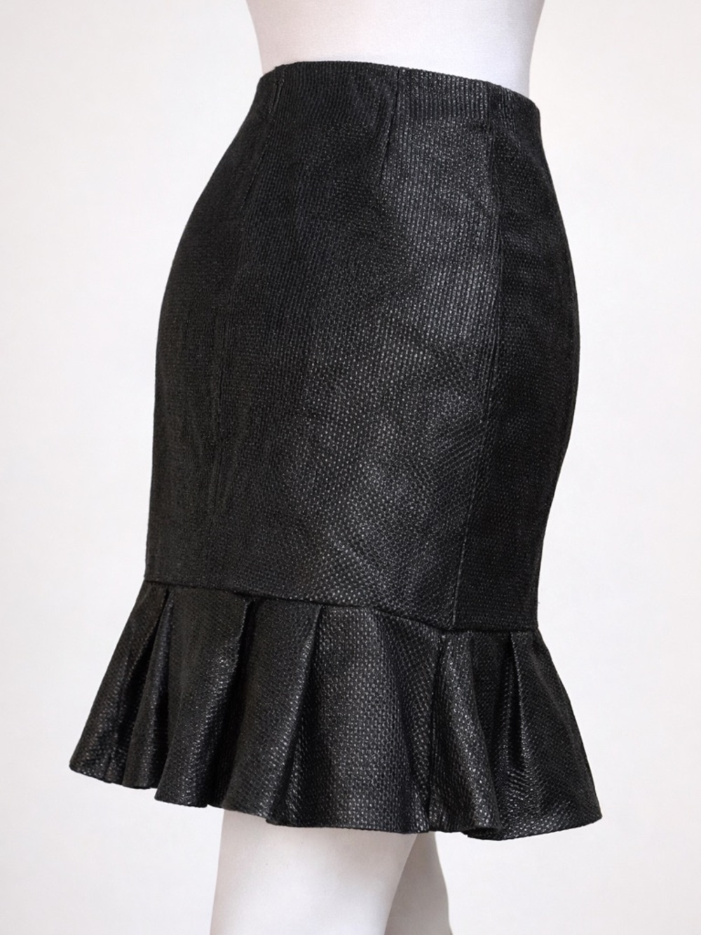 Carolina Herrera Black Textured Ruffle Hem Mini Skirt Approx S M